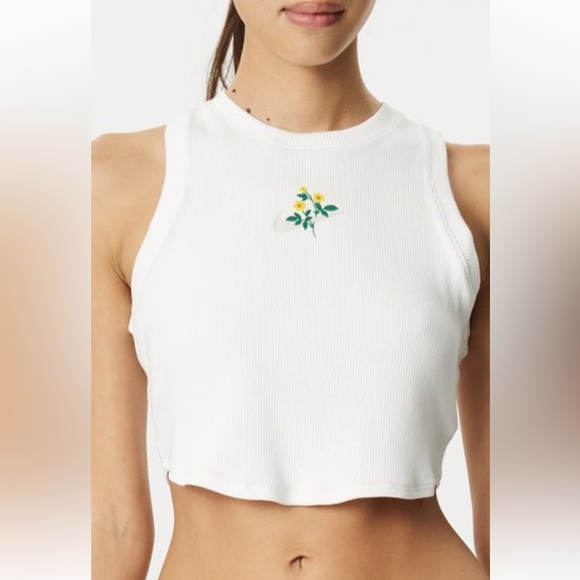 Nike Tops - NWOT Rare White Floral Embroidered Women's Nike Crop Top